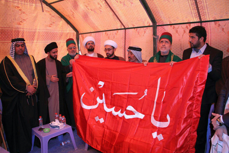 وفد يمثل شعبة رعاية ذوي الشهداء والجرحى التابع للعتبة الحسينية يحضر مجلس الفاتحة على روح الشهيد علي حسين خشّان في البصرة(صوت ومصور)