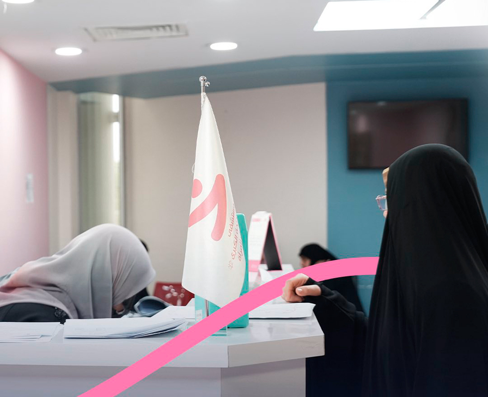 كوادر مستشفى السيدة خديجة (عليها السلام) للمرأة تواصل تقديم خدماتها ضمن مبادرة "نور العافية" بأسعار مخفضة