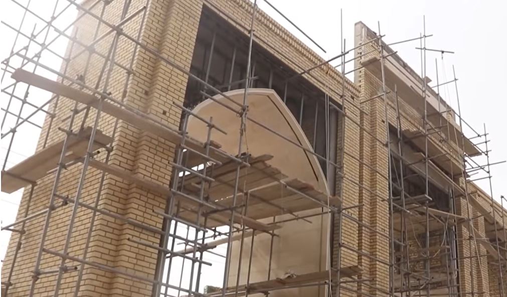 كوادر العتبة الحسينية الهندسية والفنية تواصل اعمالها لإنجاز مجمع الأيتام في ذي قار