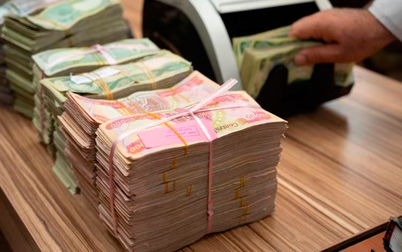 عضو باللجنة المالية النيابية : رواتب الموظفين مؤمنة مؤقتا