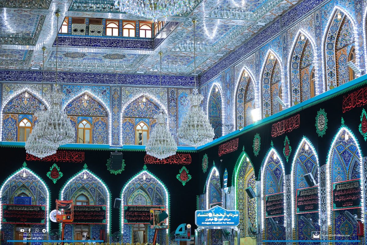 قسم الصيانة في العتبة الحسينية يعلن الإنتهاء من نشر لافتات الحزن داخل الصحن الحسيني الشريف وخارجه