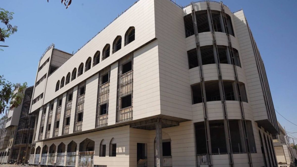العتبة الحسينية المقدسة تواصل أعمالها الإنشائية بمشروع مستشفى وارث الأنبياء بمحافظة المثنى