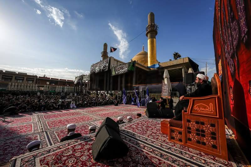 الاف الزائرين من بغداد يحييون ذكرى شهادة السيدة الزهراء عليها السلام في سامراء المقدسة