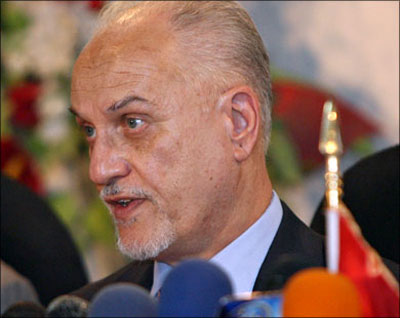 المكتب الاعلامي للشهرستاني يؤكد أن عقد شركة اكسون موبيل متجمد ولا يوجد عمل للشركة مع إقليم كردستان