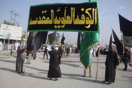 الاف المعزين يحيون ذكرى استشهاد اول شهداء كربلاء مسلم بن عقيل عليه السلام بالنجف الاشرف. تقرير صوتي.(مصور)