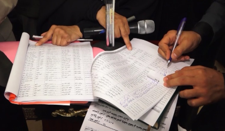 النجف الاشرف توزع 350 داراً سكنية على ذوي شهداء الحشد الشعبي(تقرير صوتي ومصور)