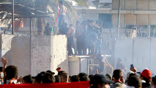 العمليات المشتركة " مندسين اخترقوا مؤسسات الدولة بغية احداث اعمال شغب وتخريب التظاهرات السلمية