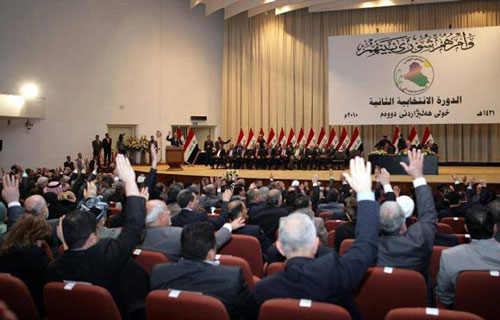 على خلفية الاتهامات التي وجهت له/ احدى الجبهات البرلمانية تجمع التواقيع لاقالة رئيس البرلمان