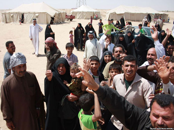 خلية الإغاثة التابعة للمرجعية الدينية العليا تتوجه الى صلاح الدين لإغاثة العوائل النازحة