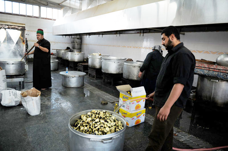 العتبة العباسية تقوم باجراء حملة شاملة لتطوير المضيف الخارجي وصيانة منشآته