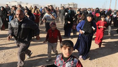 قيادة قوات الشرطة الاتحادية تعلن عن اجلاء المئات من النازحين غربي الموصل