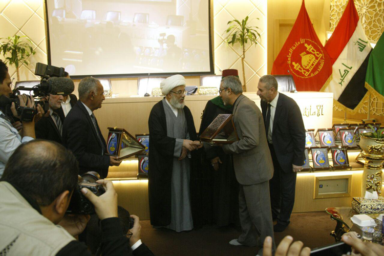 العتبة الحسينية المقدسة تكرم نخبة من الكوادر التعليمية والتدريسية بمناسبة يوم عيد المعلم(صوت ومصور)
