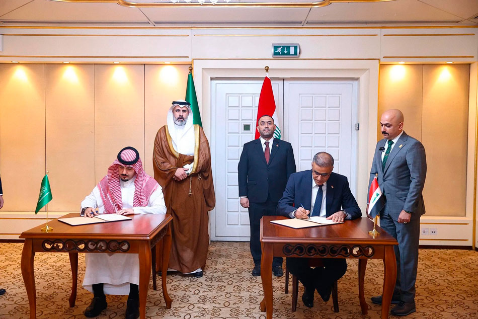 وزارة الكهرباء توقع مذكرة تعاون مع شركة سعودية لمعالجة المخلفات النفطية في محطة الخيرات بكربلاء