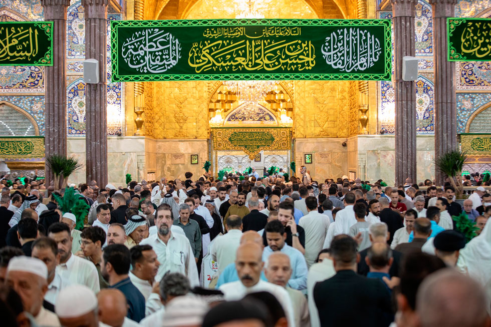 بالصور .. الحرم الحسيني المطهر يشهد توافد للزائرين في ذكرى ولادة الإمام العسكري صلوات الله وسلامه عليه
