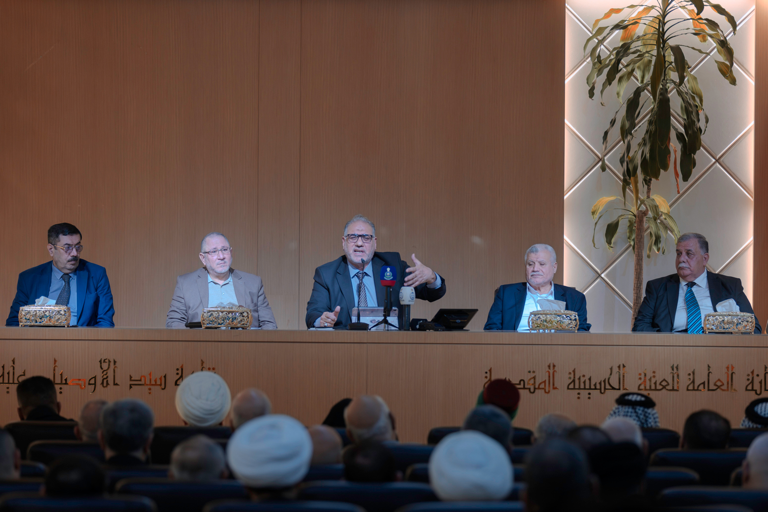 مركز كربلاء للدراسات والبحوث في العتبة الحسينية ينظم ندوة عن قدسية كربلاء بالتعاون مع اهالي المدينة