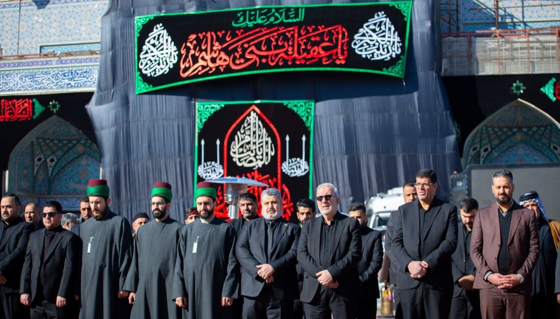 خلال مراسم رفع راية الحزن في صحن العقيلة زينب عليها السلام .. الأمين العام للعتبة الحسينية يدعو الزينبيات إلى الاقتداء بزینب الكبرى (ع) والتمسك بالقيم والتقاليد الأصيلة