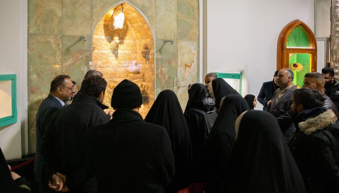 برفقة خبراء من جامعةِ بنسلفانيا الأمريكيّةِ .. وفدٌ من الآثاريّينَ العراقيّينَ يزورون متحف العتبة الحسينية لبحث آفاق التعاون بين الجانبين