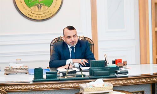 مطالبات بشإن تحديد مخصصات الموظف الممنوح إجازة بصفة معين متفرغ