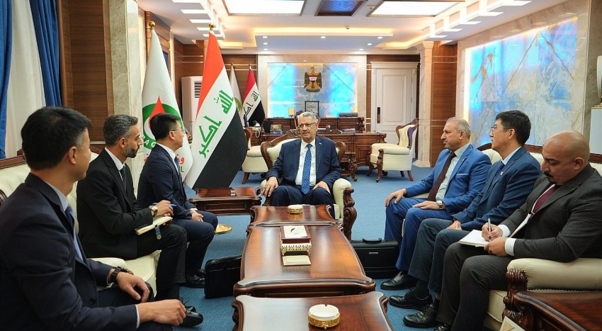 وزير النفط يعلن عن إكتشافا نفطيا جديدة في النجف الأشرف