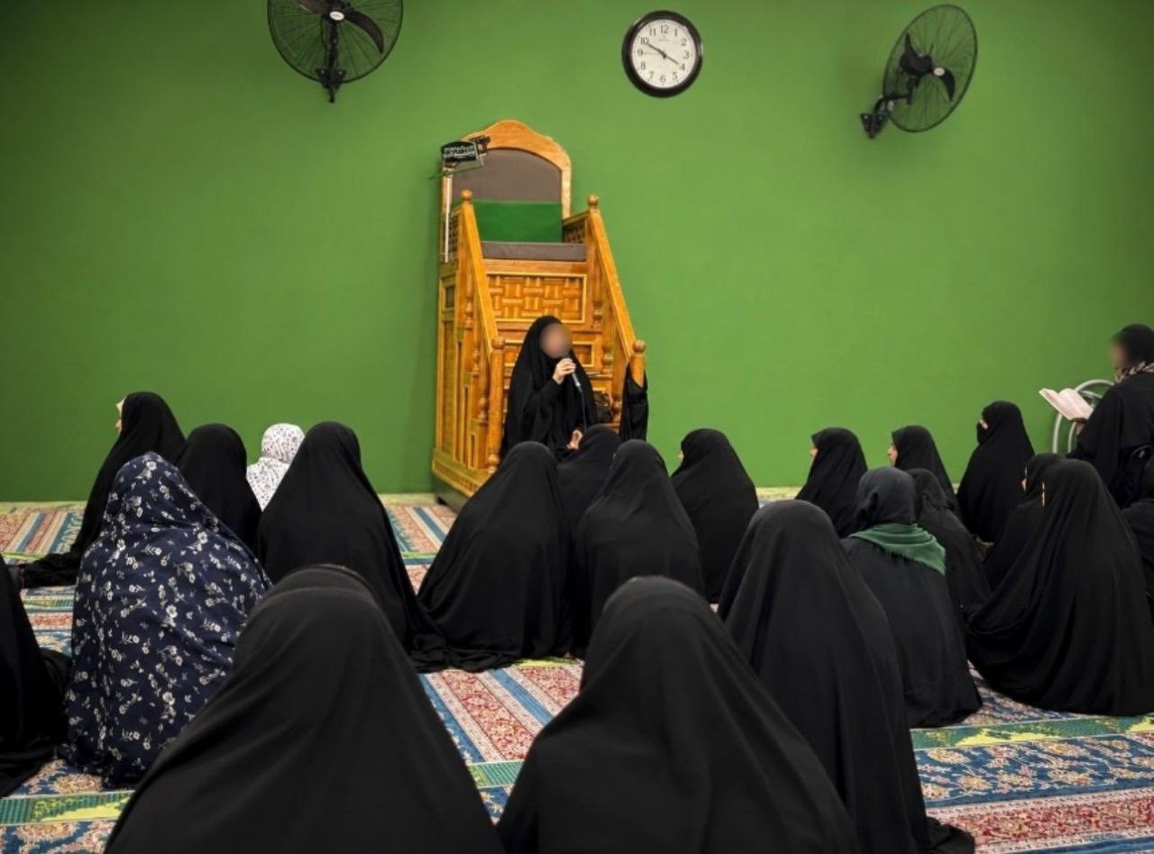 شعبة التبليغ الديني النسوي في العتبة الحسينية تقيم برنامجا عباديا لطالبات مدرسة الإمام الحسين عليه السلام من واسط