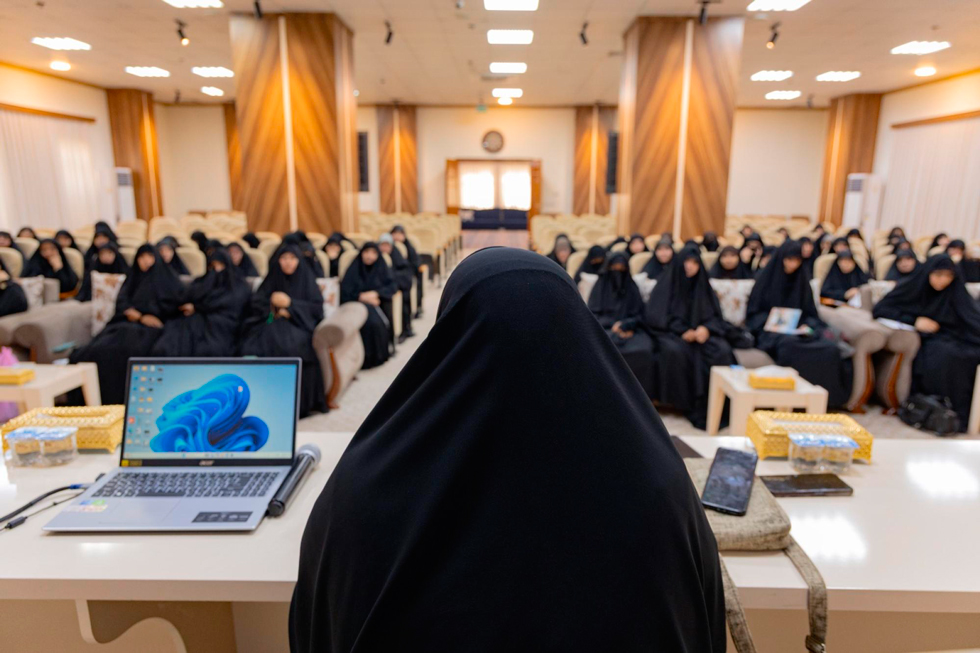 شعبةُ الخطابةِ الحسينيةِ النسويةُ في العتبة العباسية المقدسة تطلق دورة (تراث الطف)