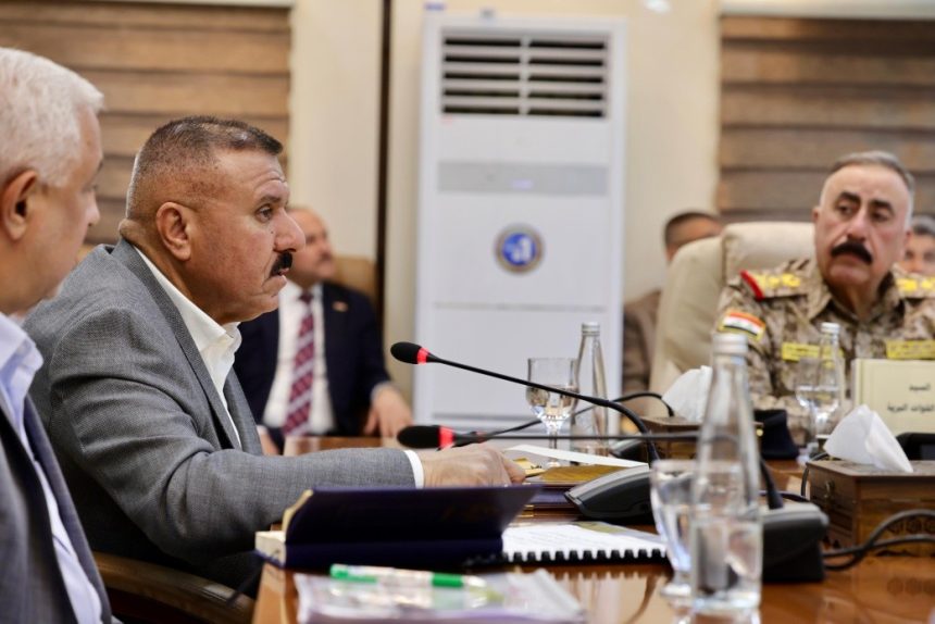 وزير الداخلية يوجه بمنع المظاهر المسلحة خلال زيارة ذكرى شهادة الإمام الجواد عليه السلام