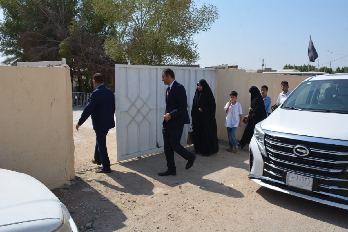 دعما لذوي الاحتياجات الخاصة ..مركز الارشاد الاسري في الديوانية يتابع ميدانيا تسجيل عددا من الاطفال في معهد الصم البكم