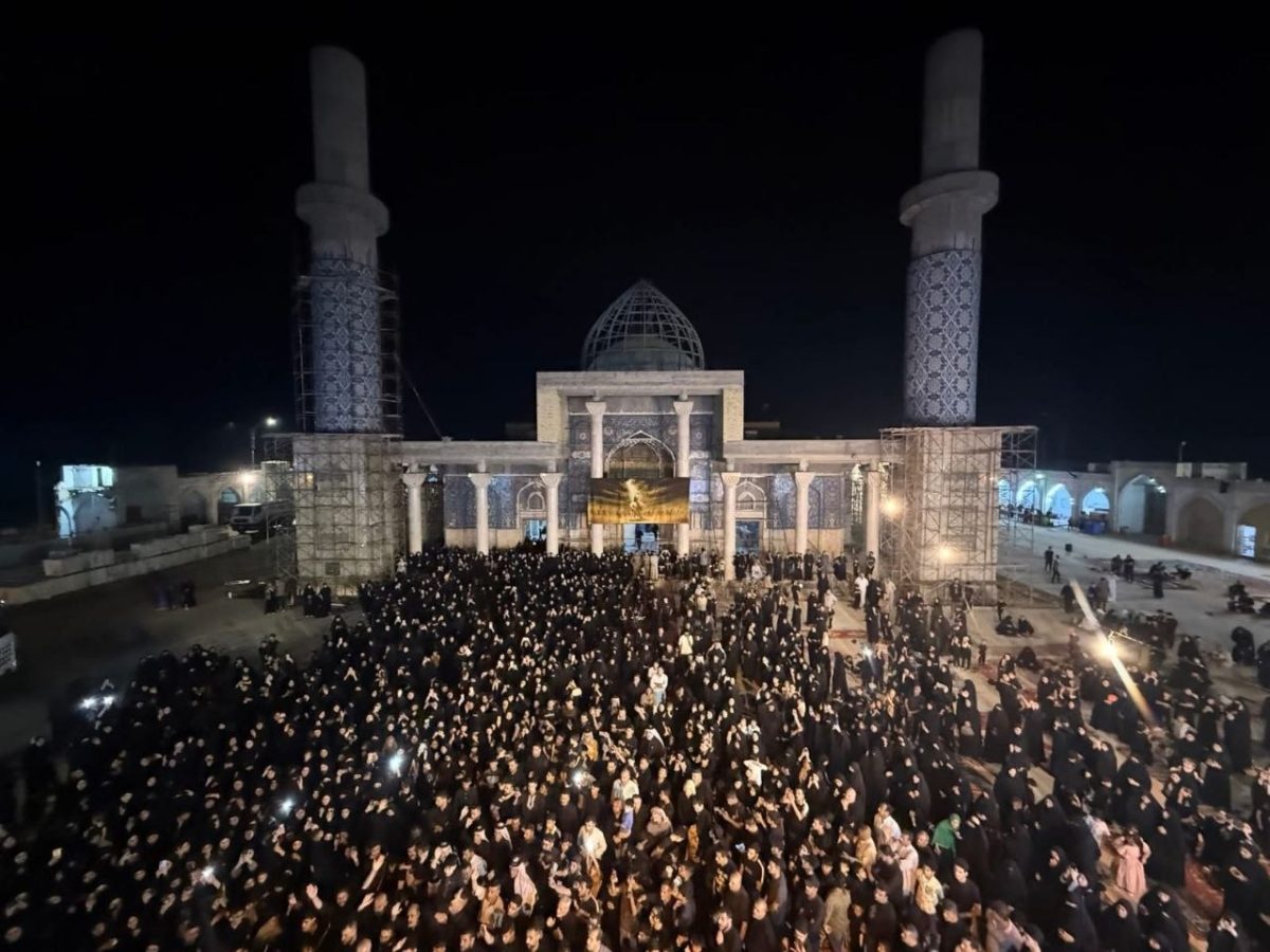 حشود الزائرين تحيي ذكرى استشهاد التابعي الجليل سعيد بن جبير (رضوان الله عليه) عند مرقده الشريف